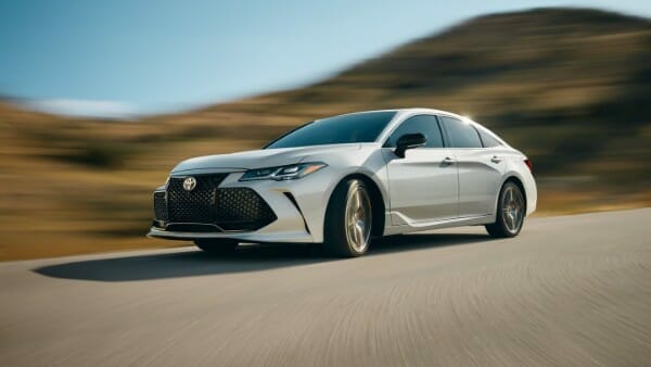 2019 Toyota Avalon - left front view