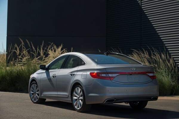 2017 Hyundai Azera - left rear view