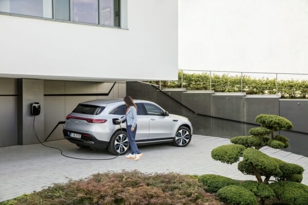 2019 Mercedes-Benz EQC - right side view