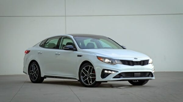 2019 Kia Optima passenger side view