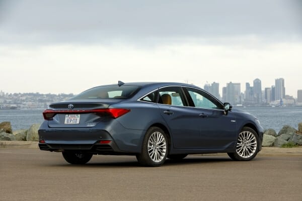 2019 Toyota Avalon Hybrid passenger side rear