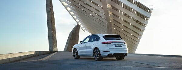 Porsche Cayenne E-Hybrid - left rear view